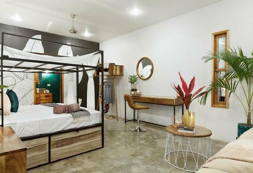 Deluxe Suite King Bed, The Space Jungle Oasis