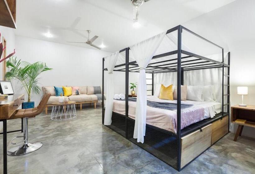 Deluxe Suite King Bed, The Space Jungle Oasis