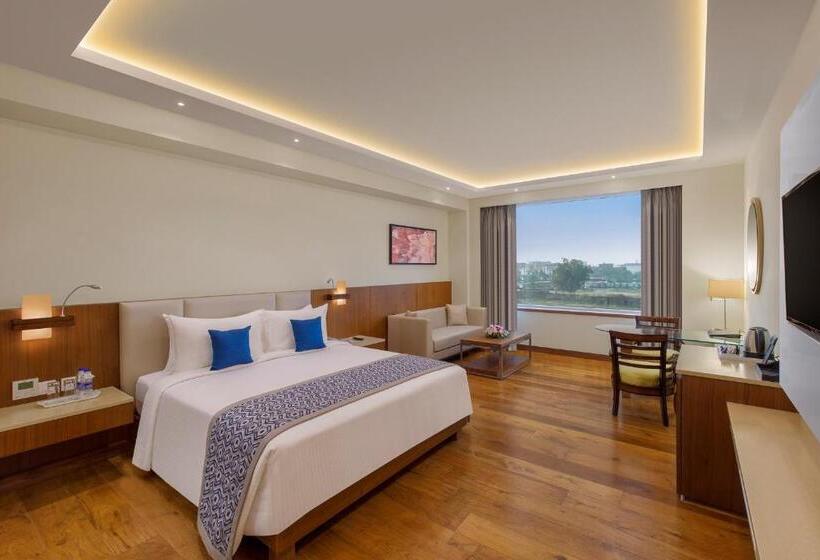 سوییت جونیور, Viraj Sarovar Portico Jammu