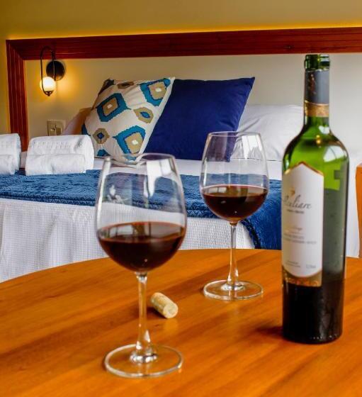 سوئیت با وان آب گرم, Vinicola E Pousada Peculiare