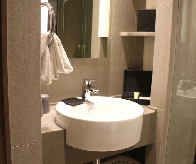 استودیوی پریمیوم, Citadines Rochor