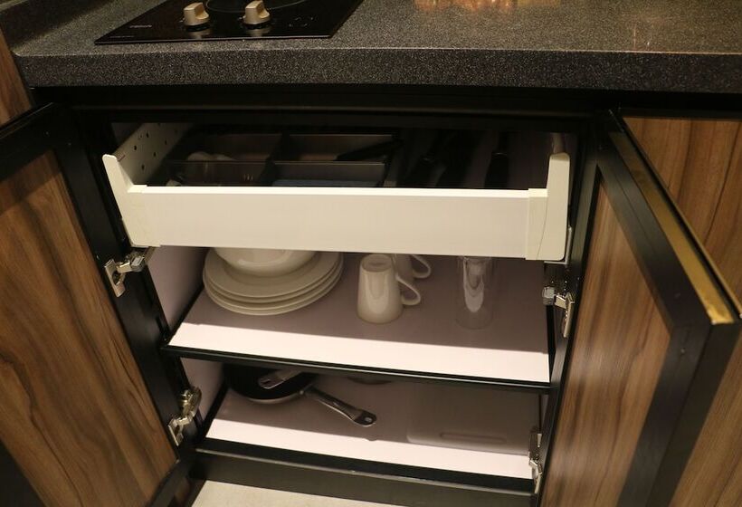 استودیوی پریمیوم, Citadines Rochor