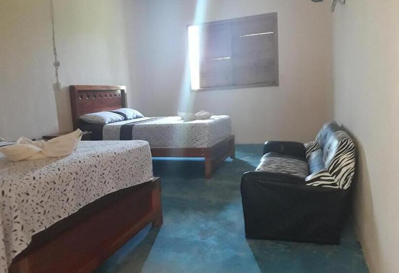 اتاق استاندارد سه نفره, Centro Ecoturistico Rio Chuc Tej