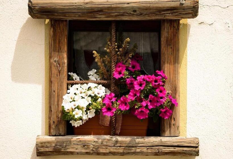 اتاق استاندارد چهار تخته, Chalet Des Alpes