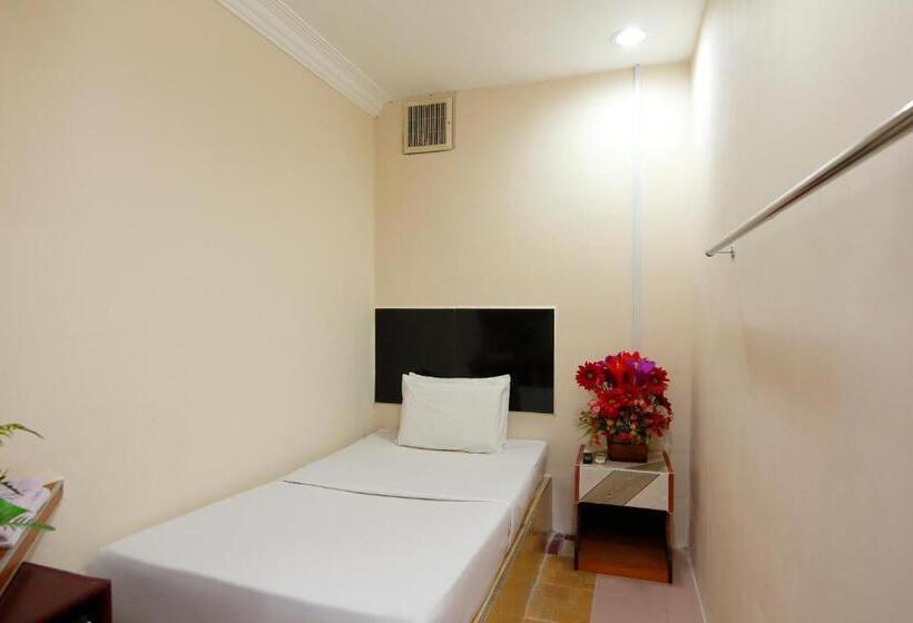 اتاق استاندارد یک نفره, Cosy Inn