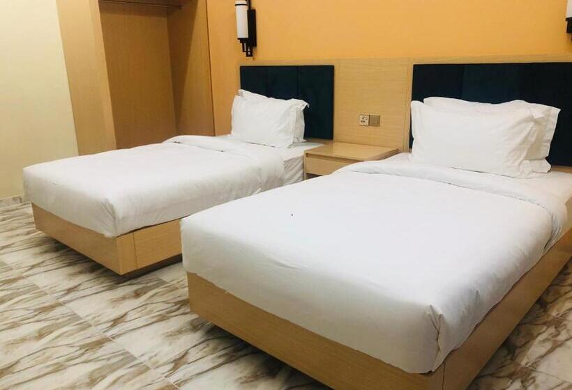 آپارتمان 2 خوابه, Season Inn
