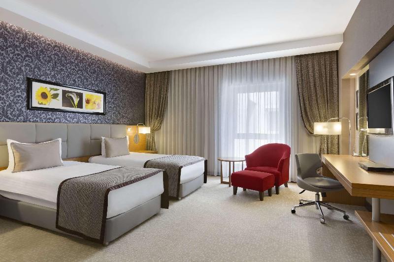 سوئیت با تخت بزرگ, Best Western Prairie Inn & Conference Center