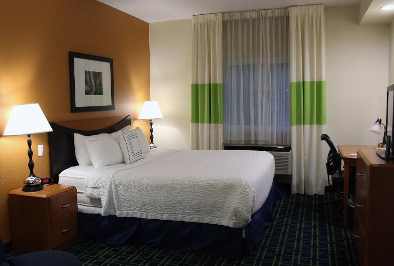 اتاق استاندارد با تخت بزرگ, Fairfield Inn & Suites By Marriott San Francisco San Carlos