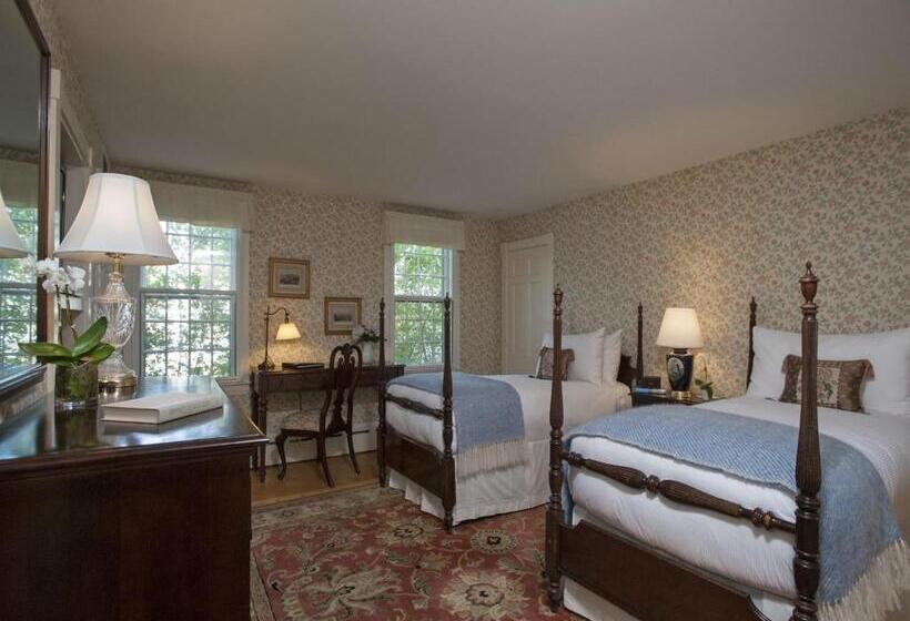 Superior Room, Jared Coffin House