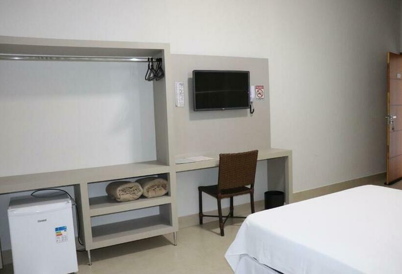 اتاق استاندارد سه نفره, Escarpas Resort
