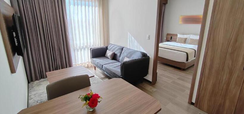 سوییت جونیور, Fujitaya Querétaro