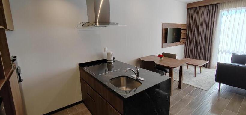 سوییت جونیور, Fujitaya Querétaro