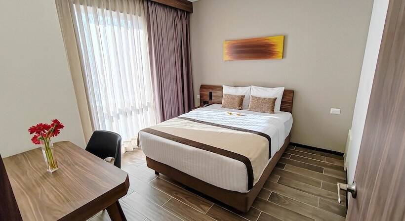 سوییت جونیور, Fujitaya Querétaro
