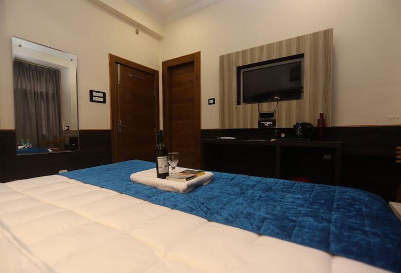 اتاق اکونومی, Grand Nest