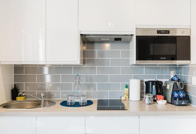 استودیوی استاندارد, Design Suites Lytham