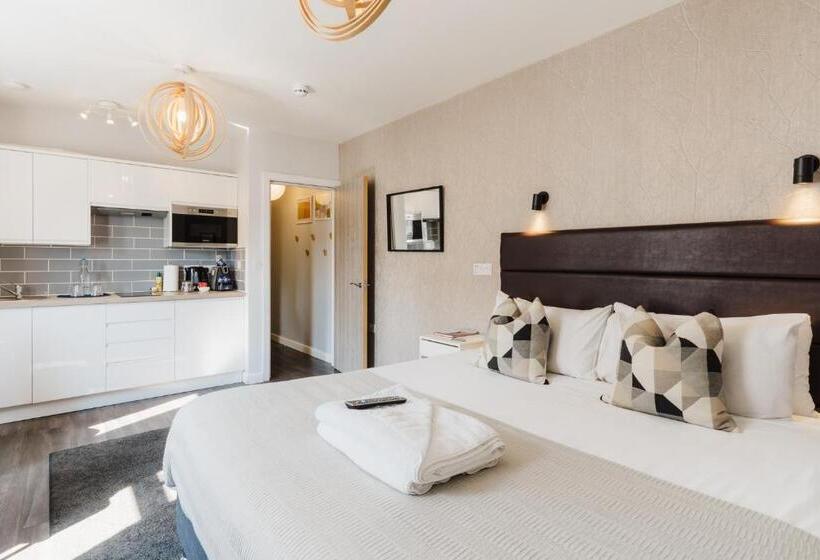 استودیوی استاندارد, Design Suites Lytham
