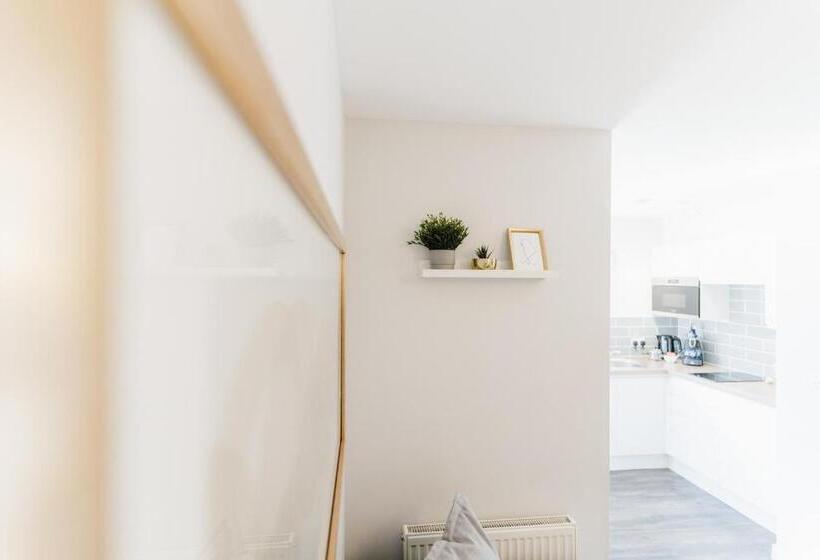 آپارتمان 1 خوابه همکف, Design Suites Lytham