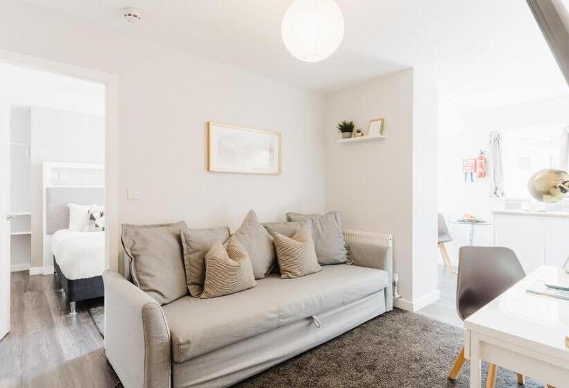 آپارتمان 1 خوابه همکف, Design Suites Lytham