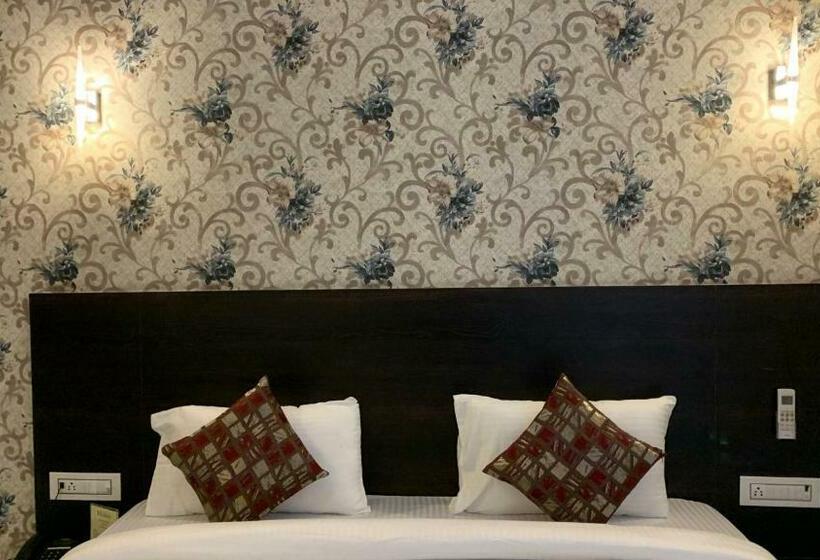اتاق لوکس, Singh`s By Wb Inn, Vashi, Navi Mumbai