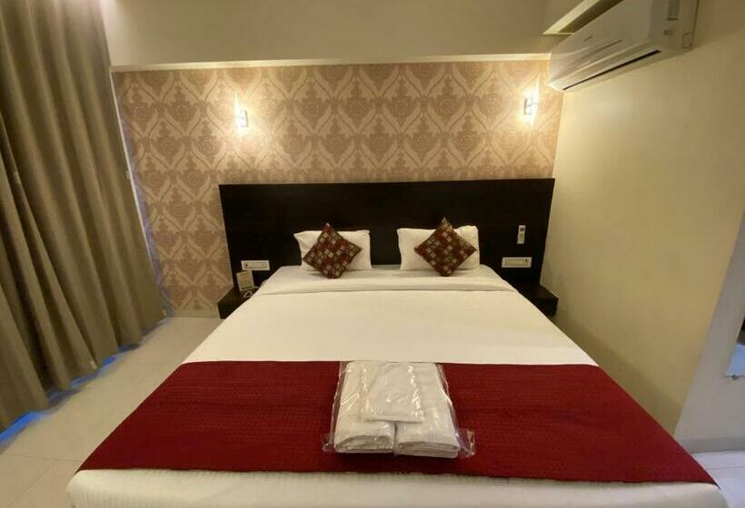 اتاق لوکس, Singh`s By Wb Inn, Vashi, Navi Mumbai
