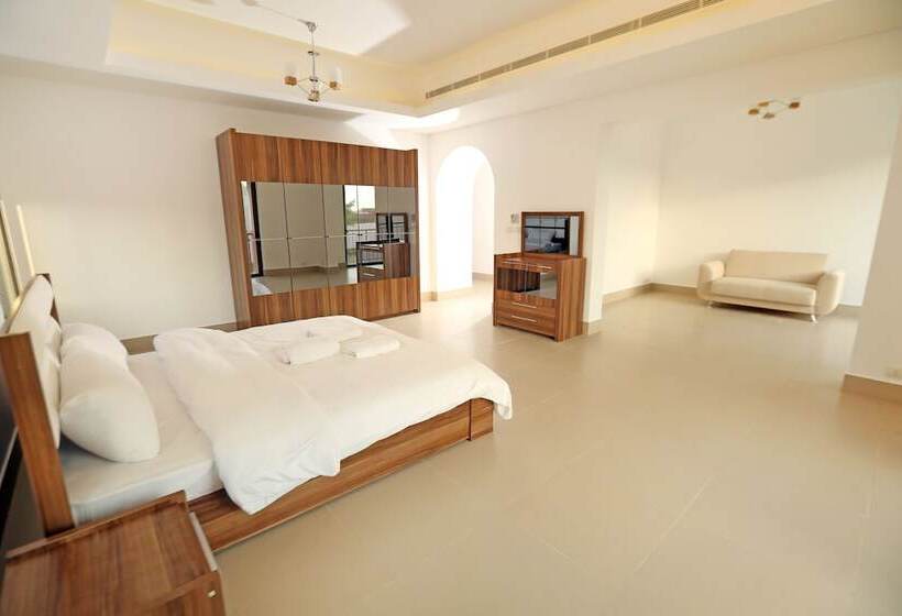 ویلای 3 خوابه با استخر, Tala Bay Residence   Families Only