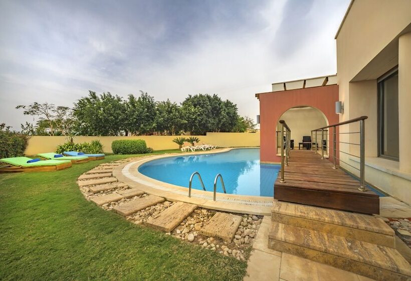 ویلای 3 خوابه با استخر, Tala Bay Residence   Families Only