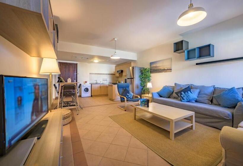آپارتمان پریمیوم 1 خوابه, Tala Bay Residence   Families Only