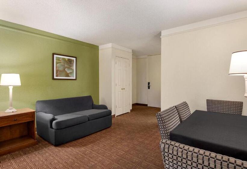 استودیو استاندارد با تخت کینگ, Baymont By Wyndham Daytona Beach   Intl Speedway