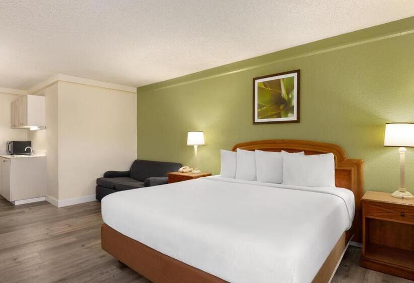 استودیو استاندارد با تخت کینگ, Baymont By Wyndham Daytona Beach   Intl Speedway