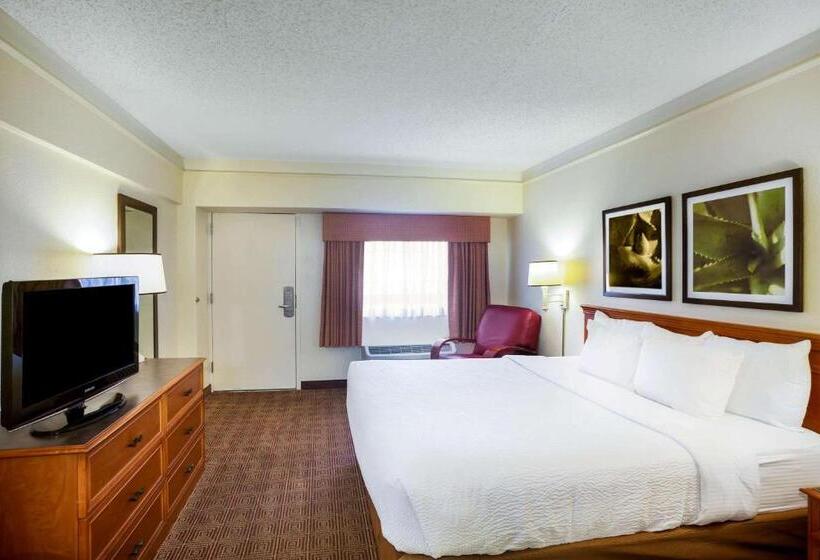 اتاق استاندارد با تخت بزرگ, La Quinta Inn By Wyndham Austin Capitol / Downtown