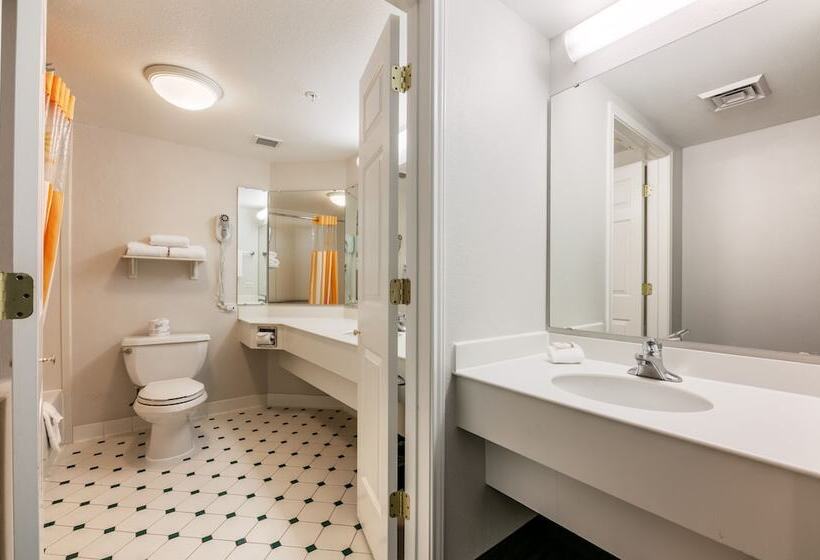 اتاق استاندارد با 2 تخت دوبل, La Quinta Inn & Suites By Wyndham Houston Bush Iah South