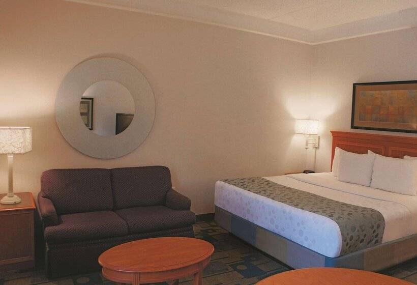 Quarto deluxe, La Quinta Inn & Suites By Wyndham Houston Bush Iah South