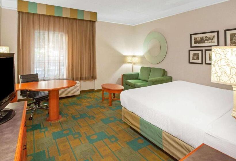 اتاق اجرایی با تخت بزرگ, La Quinta By Wyndham Houston Galleria Area