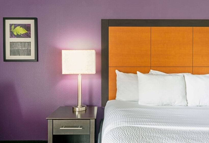 Deluxe Suite, La Quinta Inn & Suites By Wyndham Phoenix Scottsdale