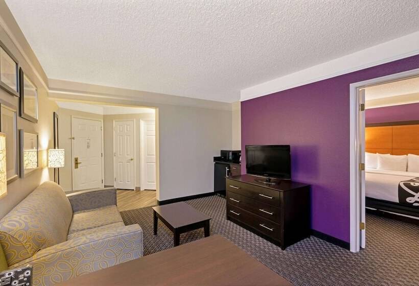 Deluxe Suite, La Quinta Inn & Suites By Wyndham Phoenix Scottsdale