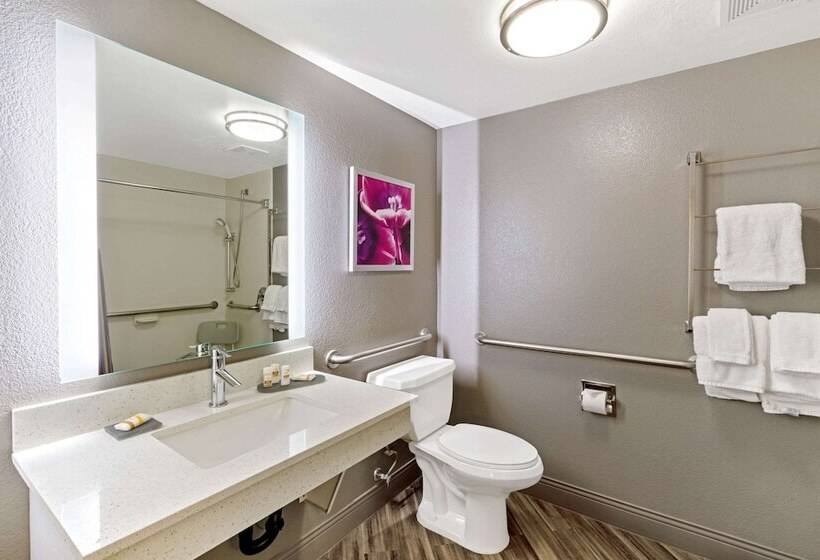 Deluxe Suite, La Quinta Inn & Suites By Wyndham Phoenix Scottsdale