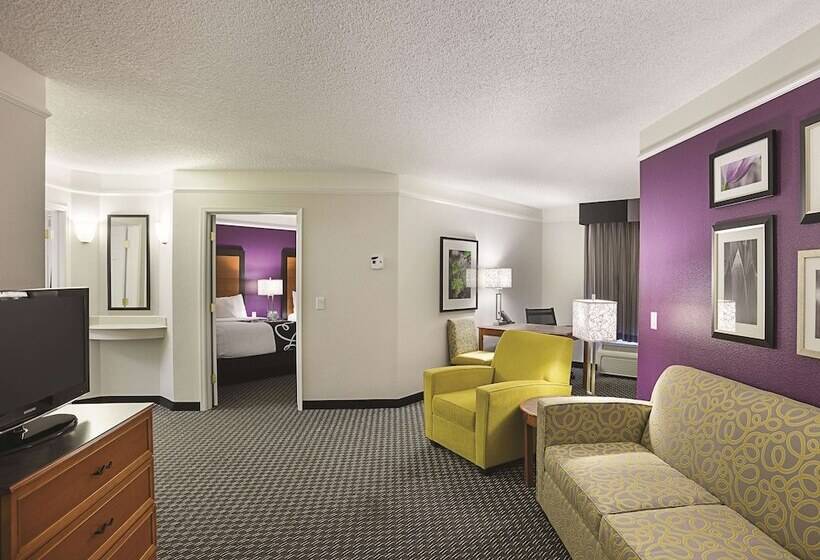 Deluxe Suite, La Quinta Inn & Suites By Wyndham Phoenix Scottsdale