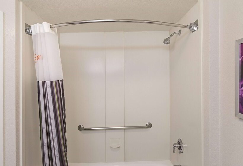 اتاق استاندارد با 2 تخت دوبل, La Quinta Inn & Suites By Wyndham University Area Chapel Hill
