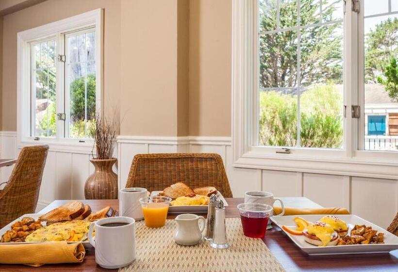 استودیوی استاندارد, Lighthouse Lodge & Cottages