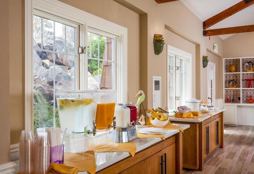 اتاق لوکس با تخت بزرگ, Lighthouse Lodge & Cottages