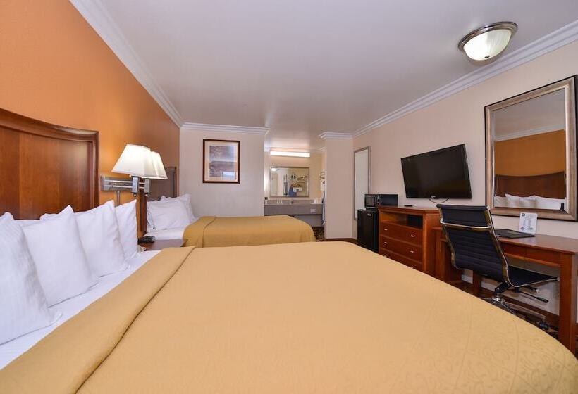 Standard Room 2 Double Beds, Quality Inn Lake Elsinore I15