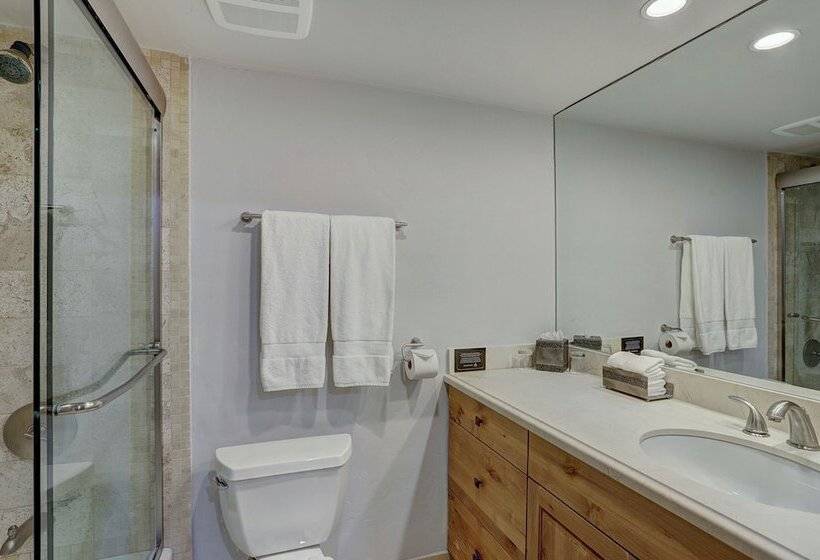 استودیوی استاندارد, Lodge At Vail, A Rockresort