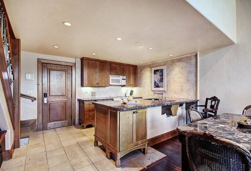 2 Bedroom Premium Apartment, Lodge At Vail, A Rockresort