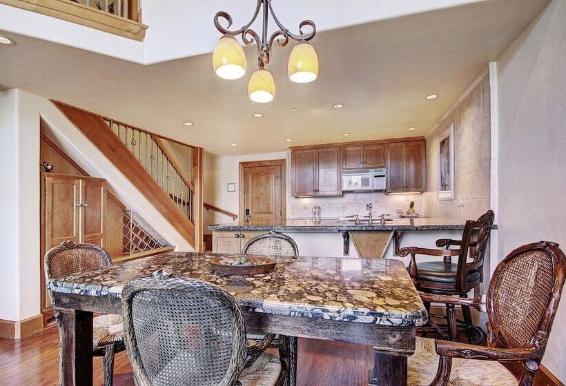 2 Bedroom Premium Apartment, Lodge At Vail, A Rockresort