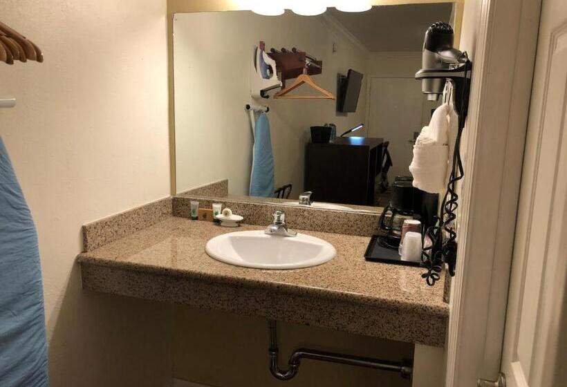اتاق استاندارد, Lombard Plaza Motel