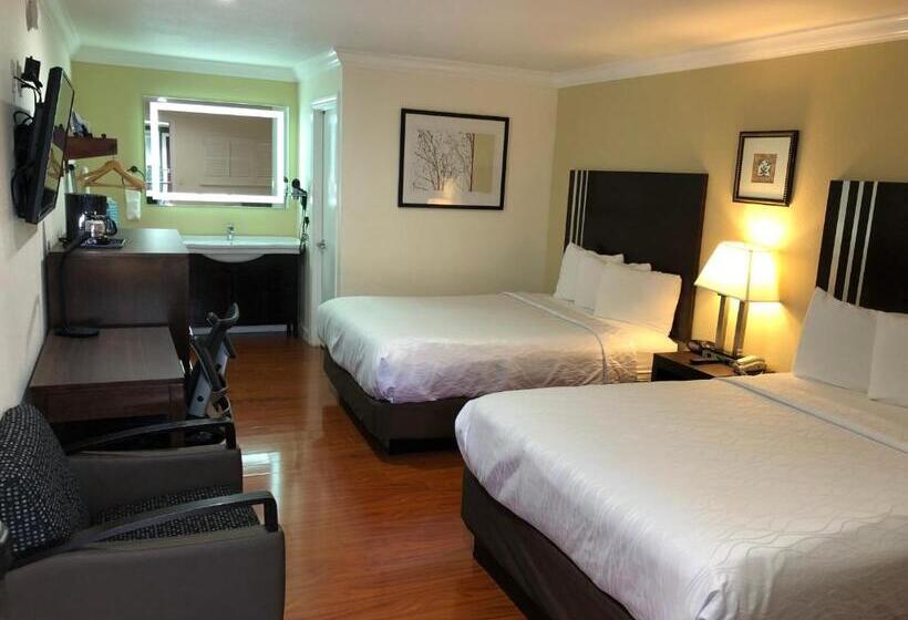 Quarto standard, Lombard Plaza Motel