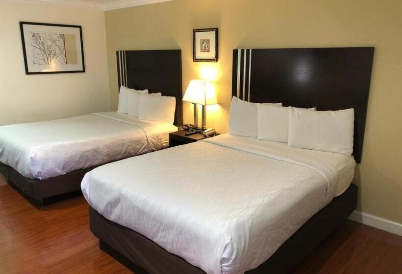 Quarto standard, Lombard Plaza Motel