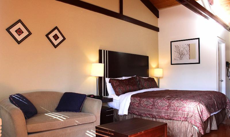 سوئیت 2 خوابه, Lombard Plaza Motel