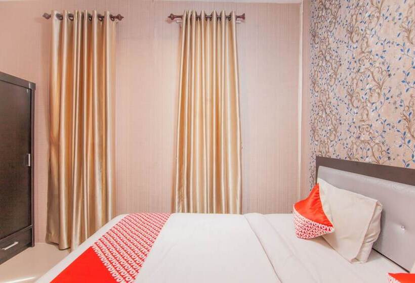 اتاق لوکس, Oyo 2310 Residence 68