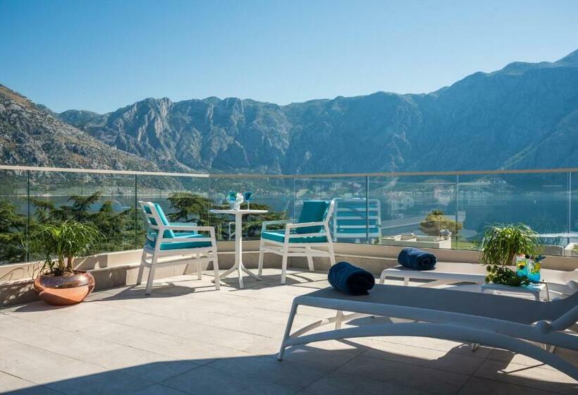 سوییت سوپریور با چشم‌انداز دریا, Hyatt Regency Kotor Bay Resort